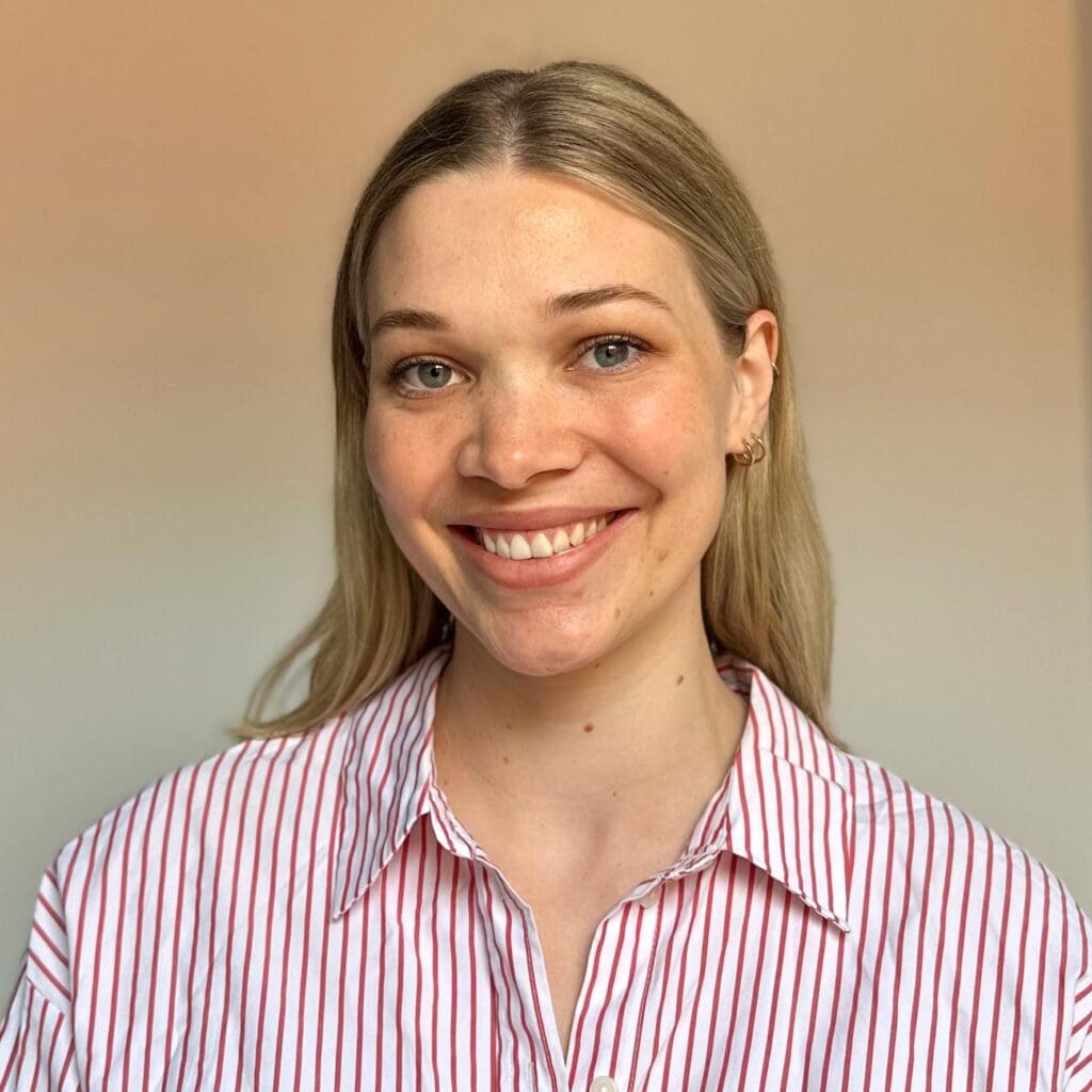 Headshot of Dr Sarah Fairley